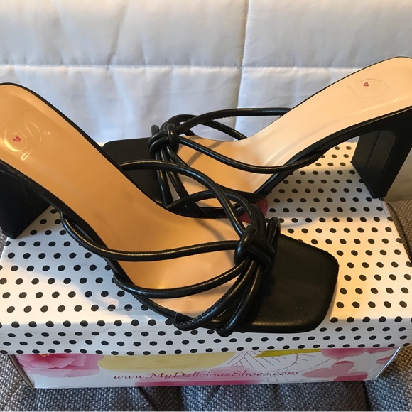 Strappy Sandals size 7.5 - Picture 1 of 7